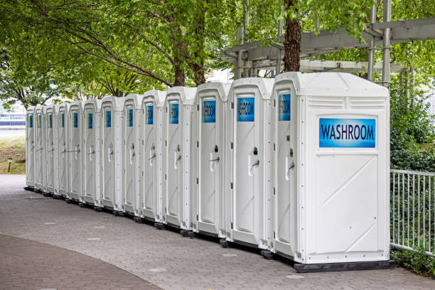 Best Construction site porta potty rental  in Campbell, FL
